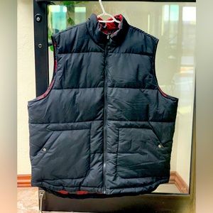 Men’s Winter Puffer Type Vest, 3XLT Never Worn (small tear on the inside)
